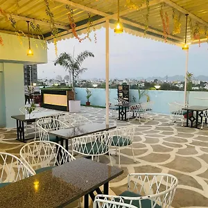 Laakhan By Ghumo Hotel Udaipur